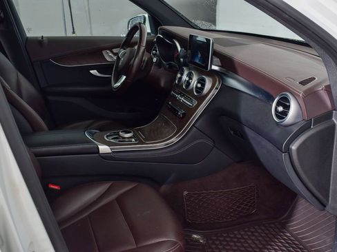 Used 2018 Mercedes-Benz GLC 300 4MATIC image 25