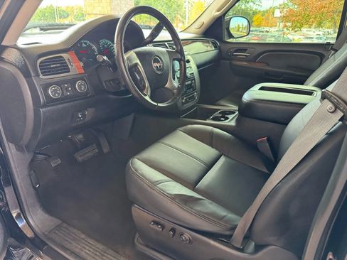 Used 2007 GMC Sierra 2500 SLT w/ Z71 Off-Road Package image 15