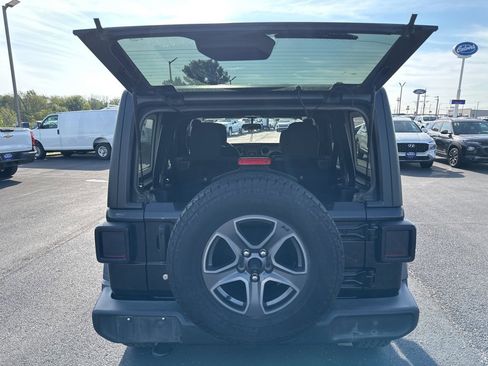 Used 2018 Jeep Wrangler Unlimited Sport S image 14