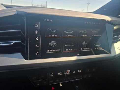 Used 2024 Audi Q4 e-tron Prestige image 29