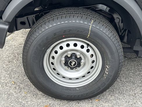 New 2025 Ford Bronco 4-Door image 17