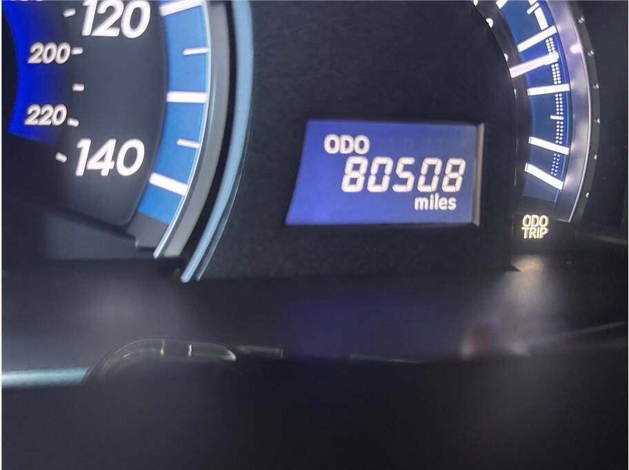 Used 2014 Toyota Camry XLE w/ Leather Package FWD image 9
