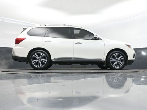 Used 2019 Nissan Pathfinder Platinum image 43