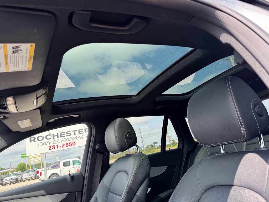 Used 2019 Mercedes-Benz GLC 350e 4MATIC image 7