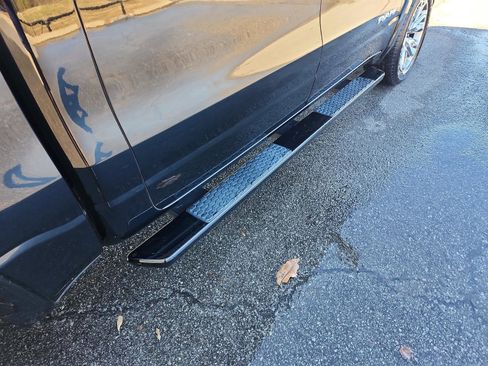 Used 2020 RAM 1500 Laramie w/ Sport Appearance Package image 9