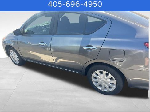 Used 2019 Nissan Versa SV image 8