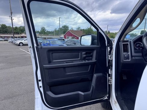 Used 2019 RAM 1500 Express w/ Express Value Package AWD/4WD image 10
