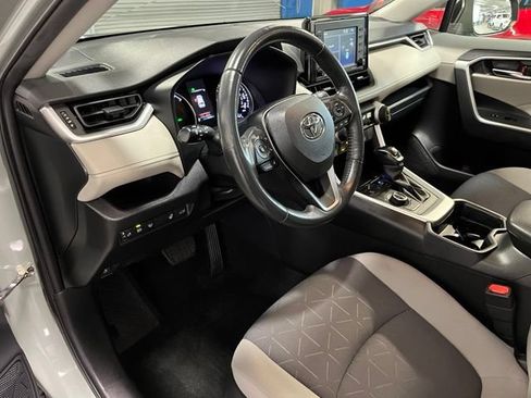 Used 2021 Toyota RAV4 XLE w/ Convenience Package AWD/4WD image 19
