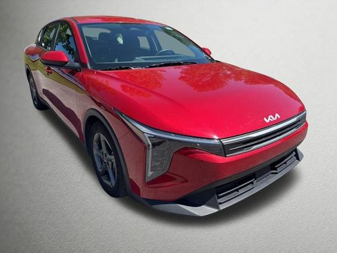 Certified 2025 Kia K4 FWD image 1