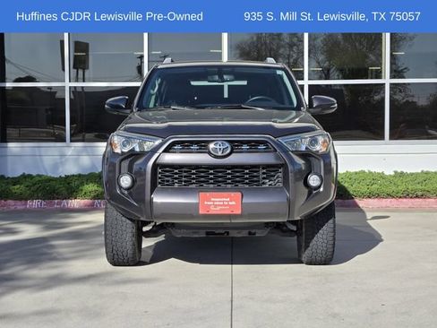 Used 2018 Toyota 4Runner SR5 Premium image 2