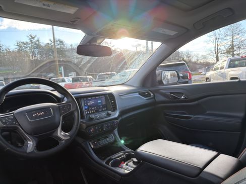 Used 2023 GMC Acadia AT4 w/ Preferred Package image 15