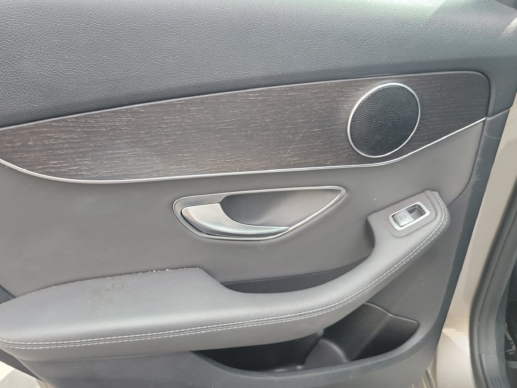 Used 2019 Mercedes-Benz C 300 Sedan image 15