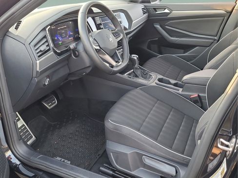Used 2024 Volkswagen Jetta Sport image 13