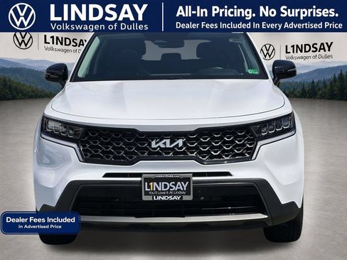 Used 2023 Kia Sorento S w/ Panoramic Sunroof Package AWD/4WD image 3