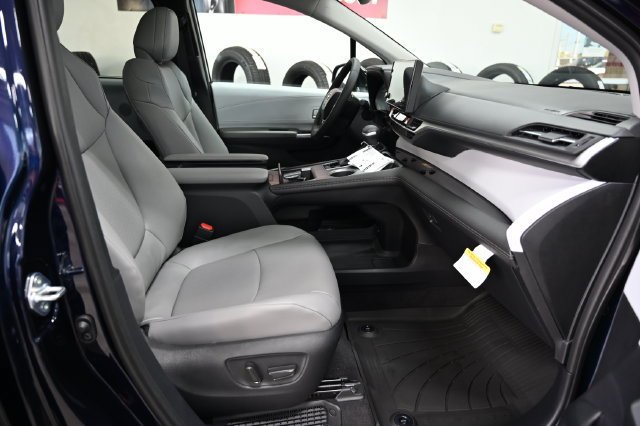 New 2026 Toyota Sienna XLE AWD/4WD image 11