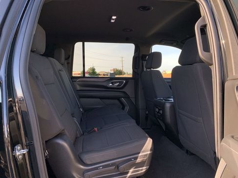 Used 2022 Chevrolet Suburban LS image 30