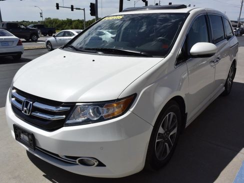 Used 2017 Honda Odyssey Touring image 1
