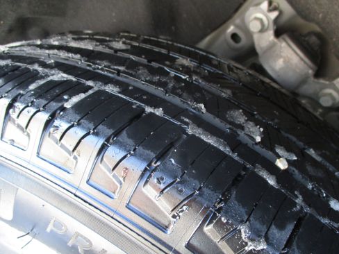 Used 2023 Ford Explorer XLT w/ Equipment Group 202A image 15