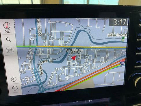 Used 2022 Toyota Sienna XLE w/ XLE Plus Package image 17