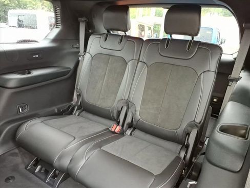 New 2025 Jeep Grand Cherokee L Altitude image 13