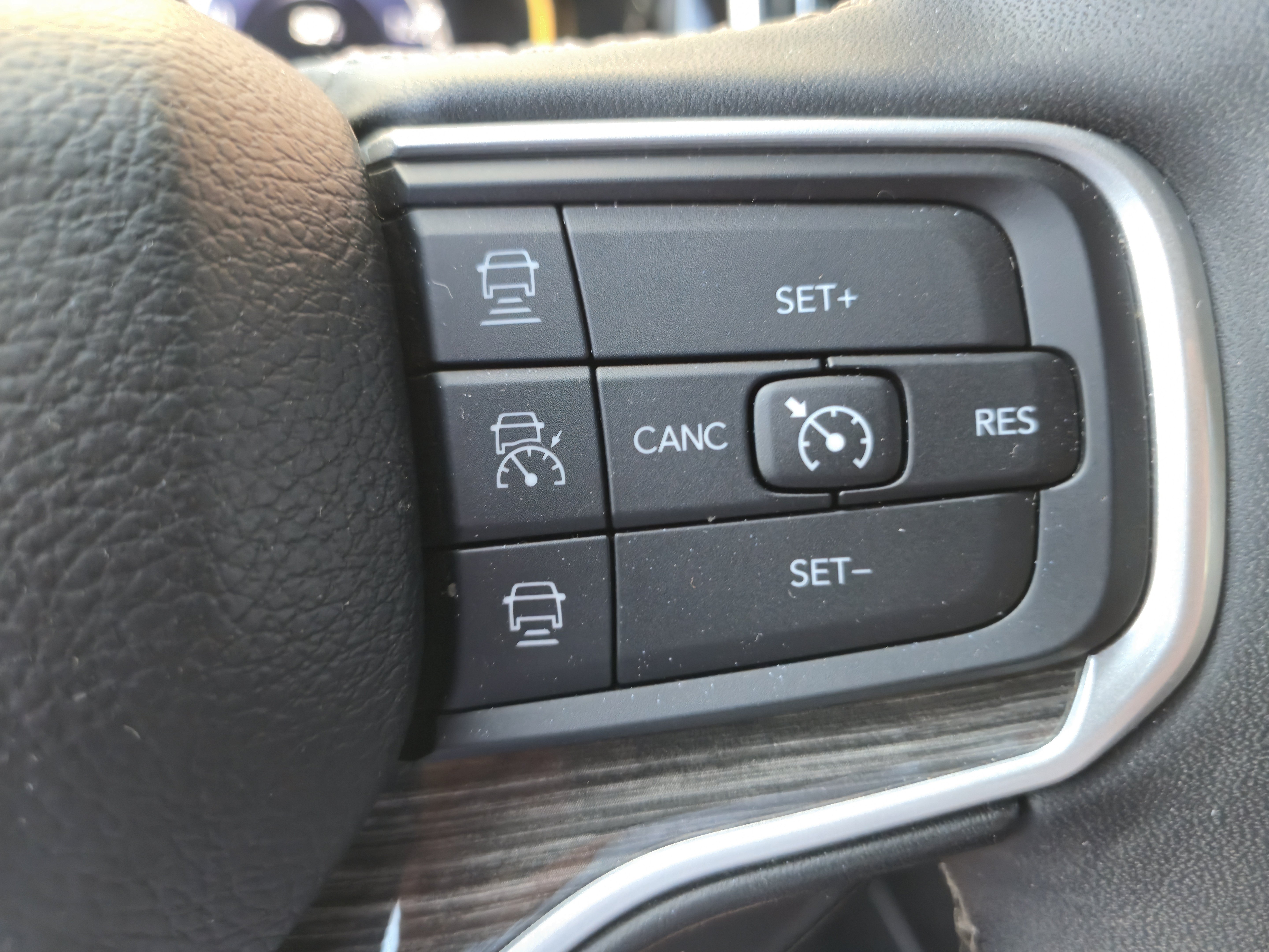 Used 2022 Jeep Wagoneer Series II AWD/4WD image 12