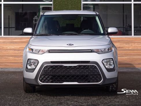 Used 2020 Kia Soul LX image 8