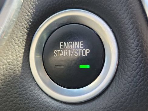 Certified 2021 Chevrolet Traverse LT FWD image 33
