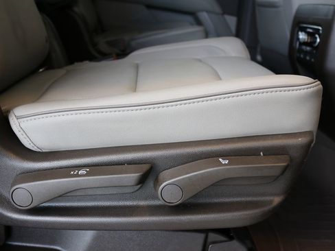 Used 2021 GMC Yukon XL SLT w/ SLT Premium Package image 37