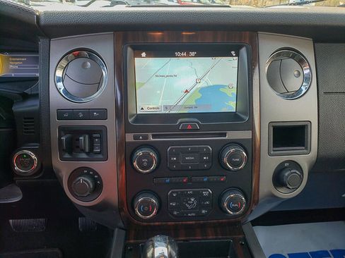 Used 2017 Ford Expedition EL Platinum image 13