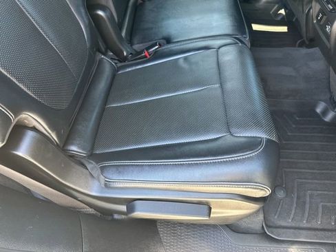 Used 2022 Jeep Grand Cherokee L Overland w/ Advanced Protech Group III AWD/4WD image 18