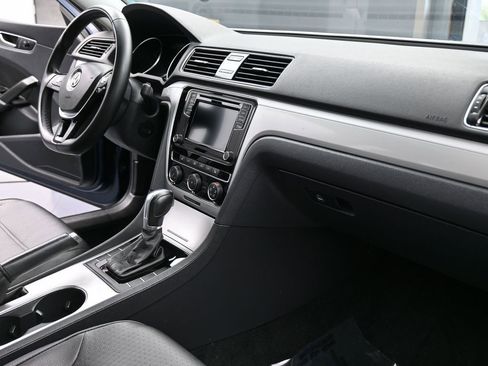 Used 2019 Volkswagen Passat 2.0T Wolfsburg image 41