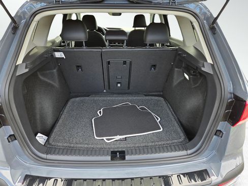 Used 2024 Volkswagen Taos SE image 9