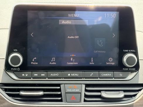 Used 2024 Nissan Altima 2.5 SV FWD image 14