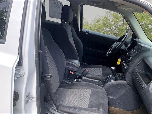 Used 2016 Jeep Patriot Sport w/ Power Value Group AWD/4WD image 26
