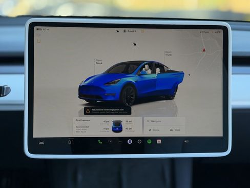 Used 2022 Tesla Model Y Long Range image 45