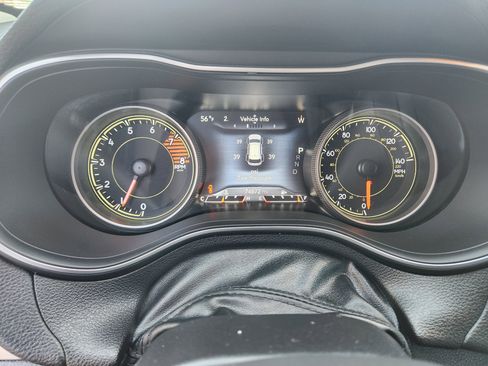 Used 2019 Jeep Cherokee Limited image 22