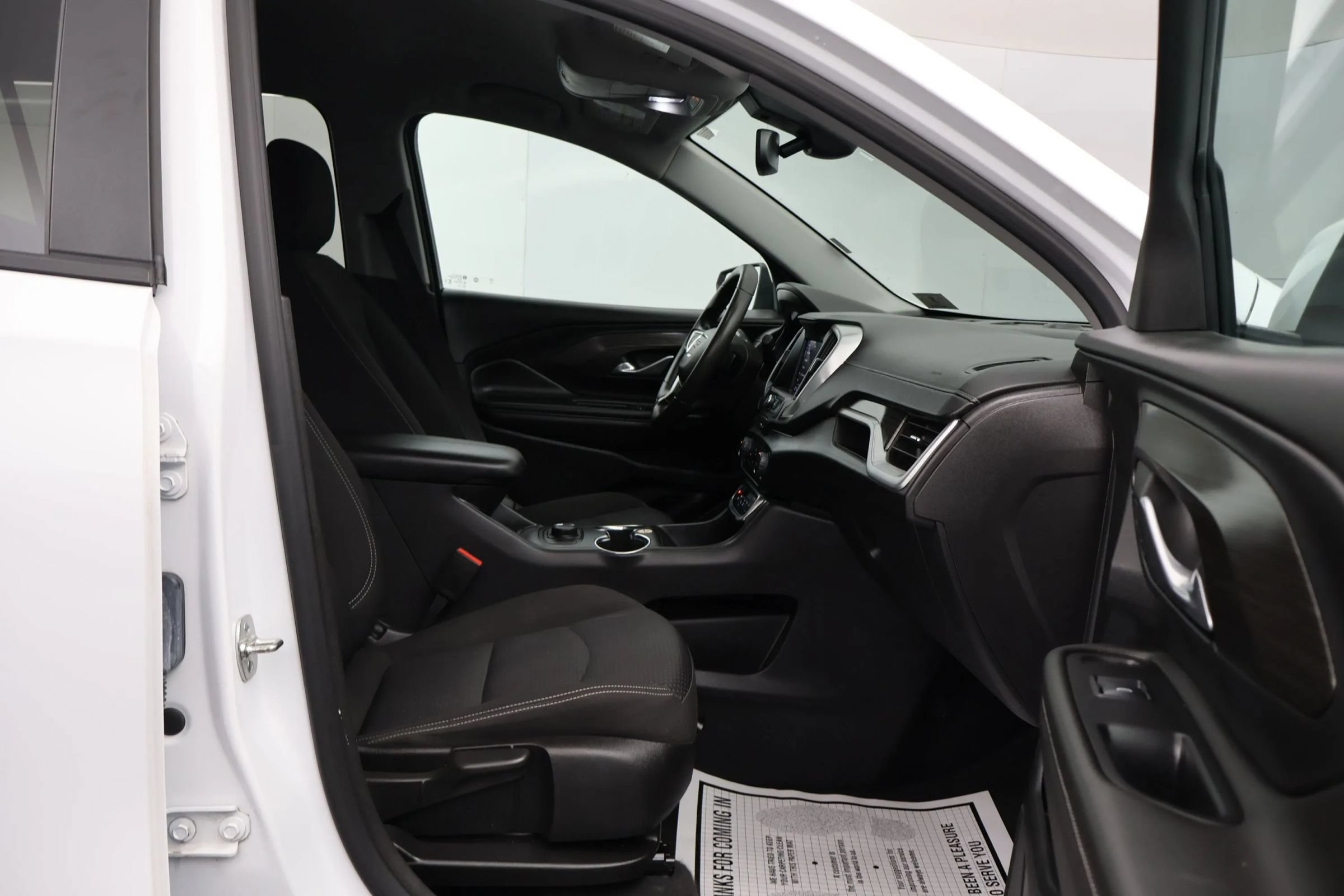 Used 2024 GMC Terrain SLE AWD/4WD image 14