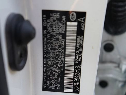Used 2019 Lexus UX 200 FWD image 9