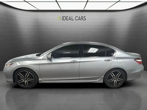 Used 2016 Honda Accord Touring image 8