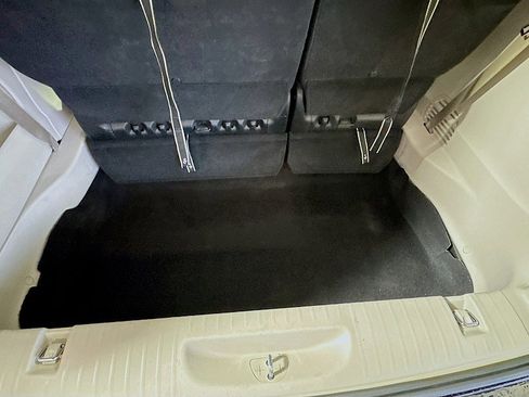 Used 2023 Chrysler Pacifica Touring-L image 25