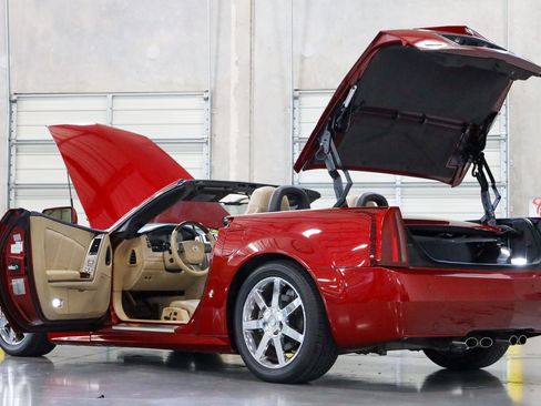 Used 2008 Cadillac XLR RWD image 14