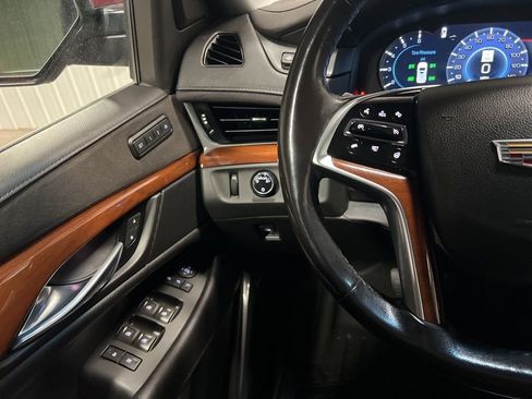 Used 2018 Cadillac Escalade ESV Premium Luxury image 15