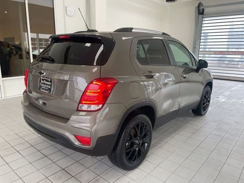 Used 2022 Chevrolet Trax LT w/ Sport Edition image 4