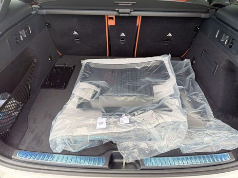 Used 2026 Mercedes-Benz GLC 300 image 32