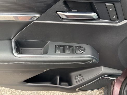 Used 2025 GMC Acadia Elevation image 16