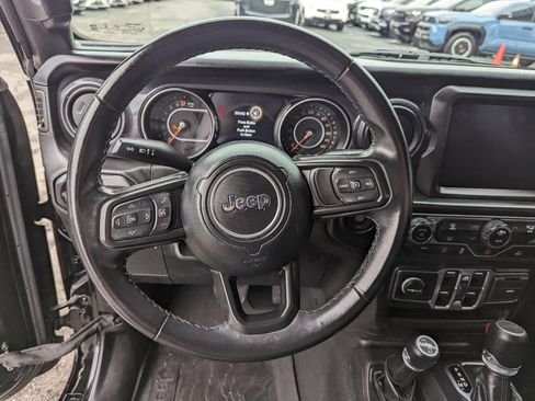 Used 2022 Jeep Gladiator Sport image 15