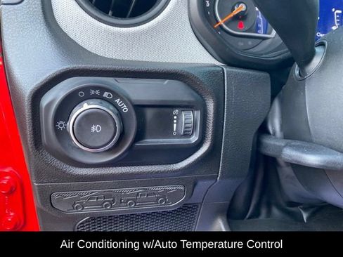 Used 2024 Jeep Wrangler Unlimited Sport AWD/4WD image 9