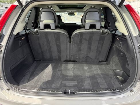 Used 2025 Volvo XC90 B5 Core AWD/4WD image 23