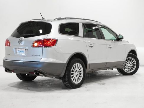 Used 2010 Buick Enclave CX w/ Driver Confidence Package image 7