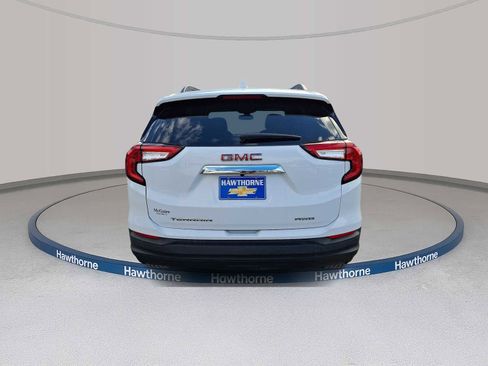 Used 2024 GMC Terrain SLE w/ Driver Convenience Package image 5